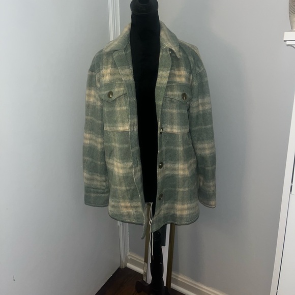 Green Women’s Flannel Jacket - Picture 1 of 3
